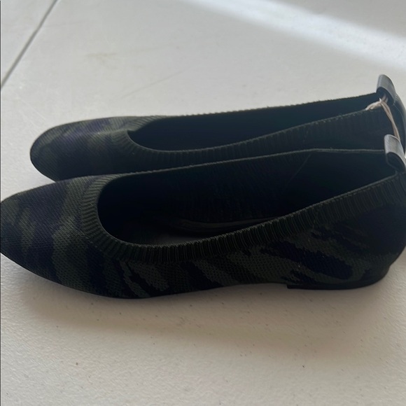 Sanctuary Green Flats with Soft Material and Flat Sole - Picture 5 of 7